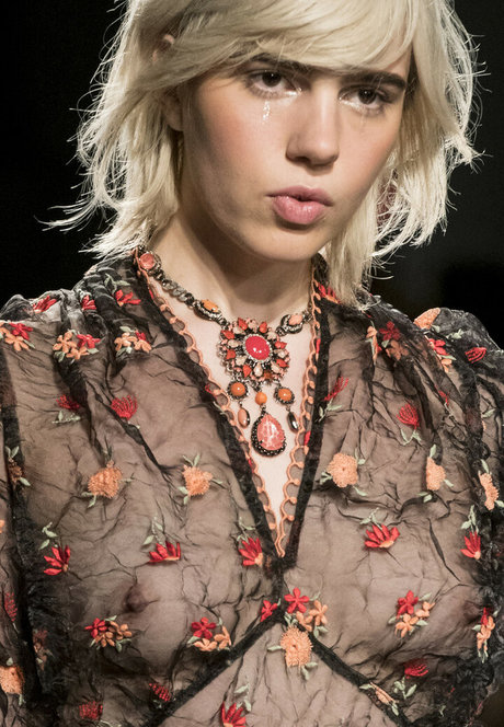 Julia Cumming model nackt fotos