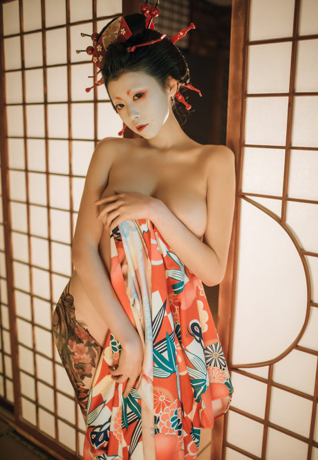 Niceoppi schauspielerin hübsche fotos