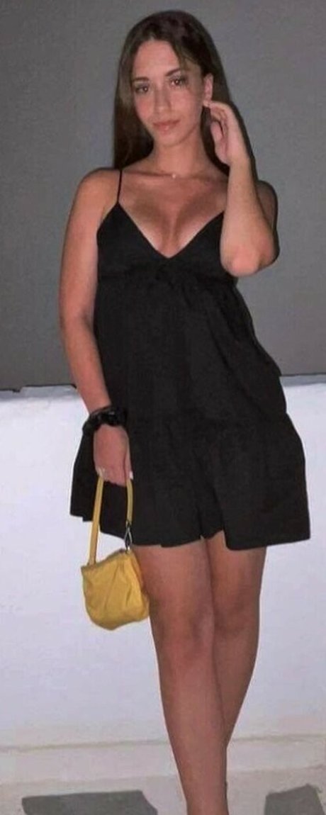 Demi Aggelopoulou sexy nacktheit bild