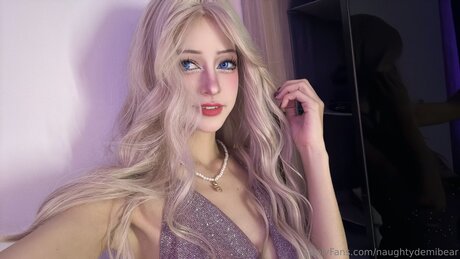 Naughtydemibear schöne nacktheit bilder