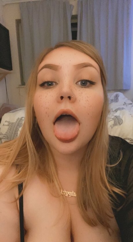 pr1ncessgl1tter schöne akt archiv