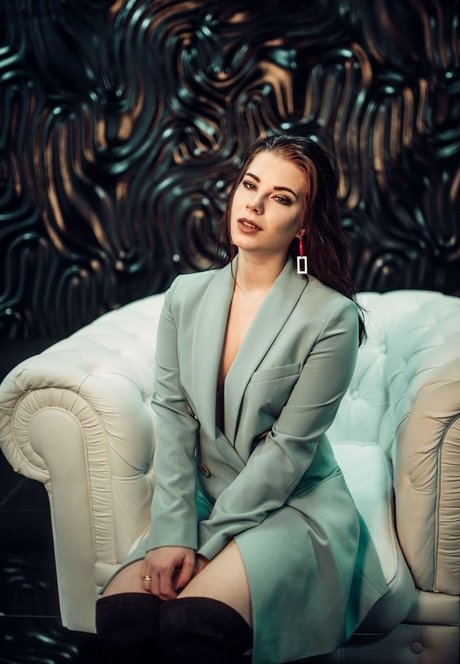 Anastasya Zelenova model nackt foto