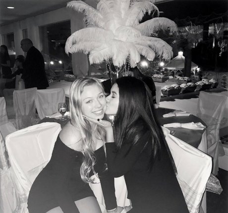 Alyssa K schöne nackte archiv