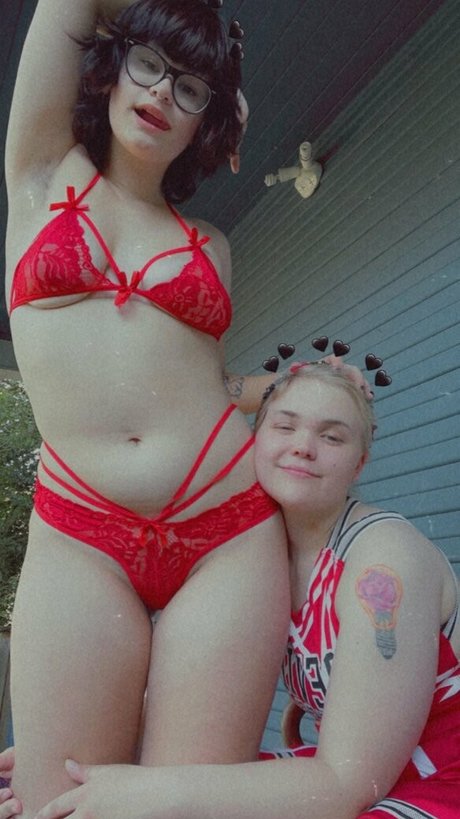 cl0wnpwuppy hübsche erotische archiv