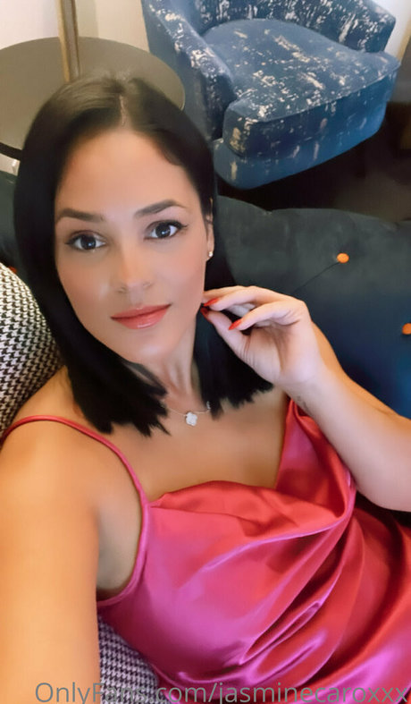 Jasmine Caro perfekte akt archiv