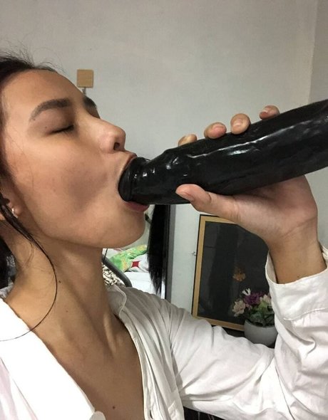 Riza Loren Carrillo schauspielerin nackten foto