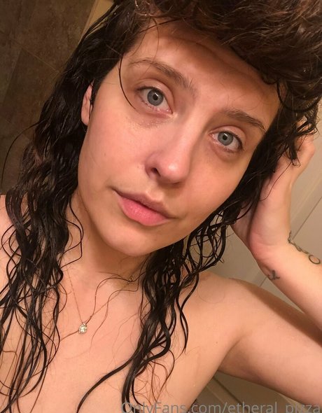 etheral pizza kunst pornostar foto