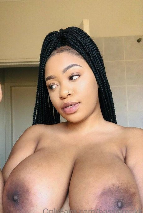 Bassiemok perfekte akt bild