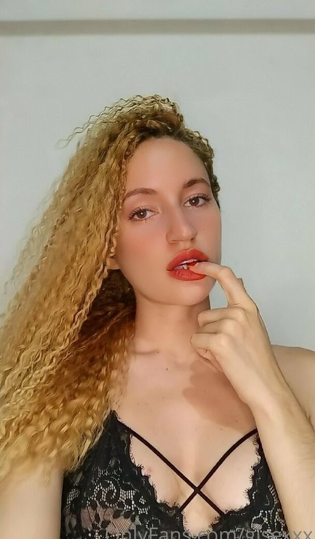 nikiifox erwachsene nackt bild