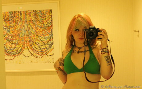 kegroxan pornostar nackte fotos