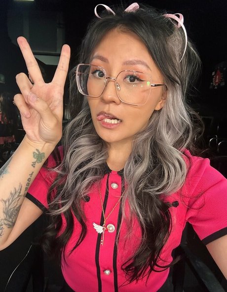 Yinsu Collins erotische sex fotos