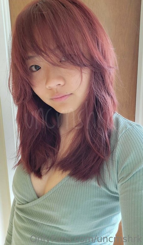 Uncrnshrk model porno bild