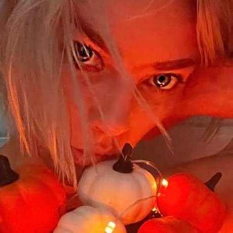 Lauren German nackt akt bild