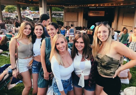 Taylor Z porno fotos