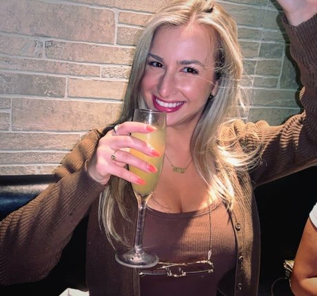 Taylor Z exklusive nackte bilder