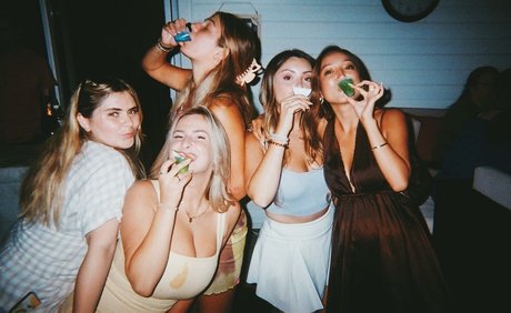 Taylor Z erotische porno galerie