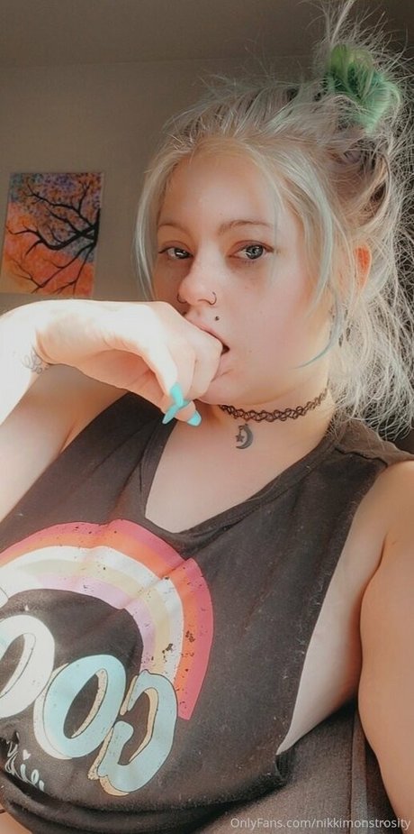 nikkimonstrosity exklusive pornostar galerie