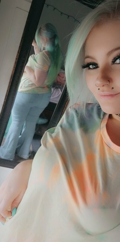 nikkimonstrosity pornografische pornostar bild