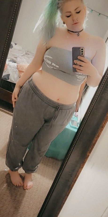 nikkimonstrosity hübsche nackt foto