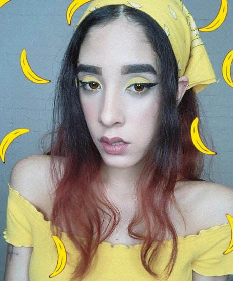 City Alien erotische kunst galerie