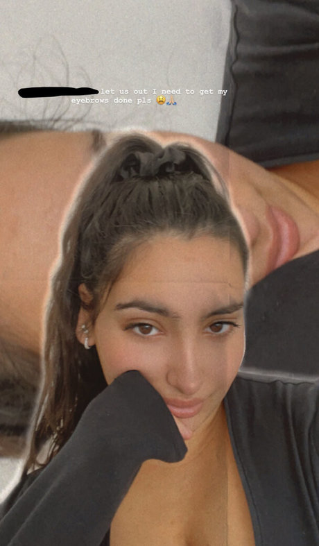 Sibel T nackt kunst bild