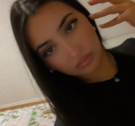 Sibel T nackt pornografische bild