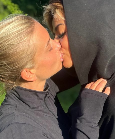 Caroline Aspenskog perfekte nette galerien