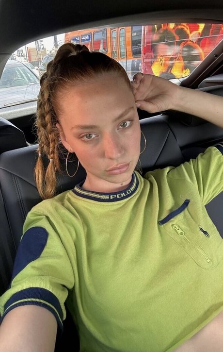 Luna Montana hd akt bild