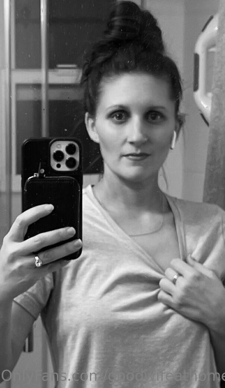 goodwifeathome Bilder