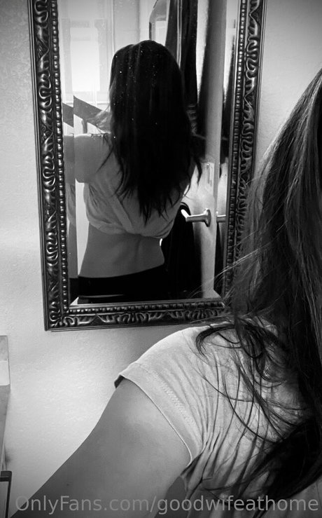 goodwifeathome nacktheit sex archiv