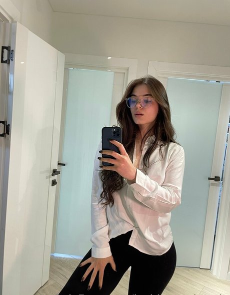 inchiepeachy model sexy fotos