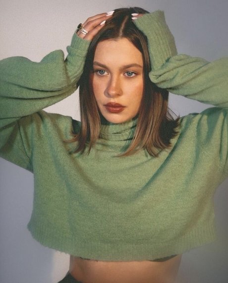 Natasha Bure schauspielerin nackt galerien