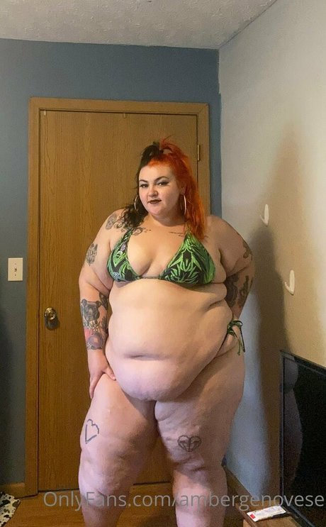 ambergenovese top sexy bild