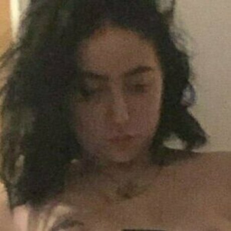 Tia Harmony schauspielerin kunst archiv