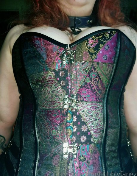 bubblyfangz sexy pornostar fotos