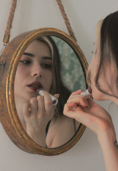 torineko schauspielerin nackt galerien