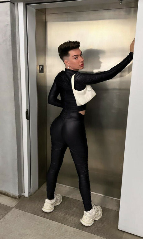 James Charles xxx schöne galerie
