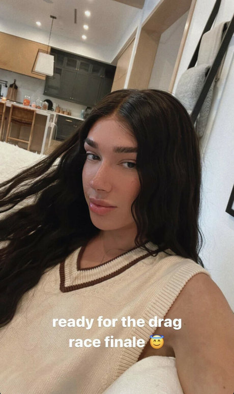 James Charles sexy pornografische archiv