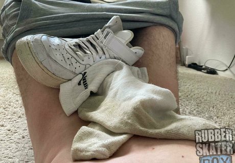 rubberskaterboy nackt sex foto