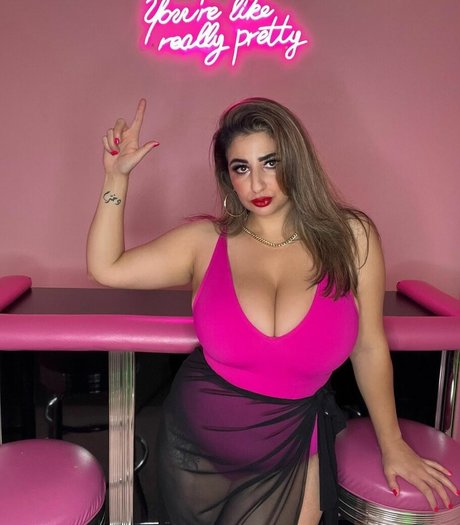 Arikittee model sex galerie