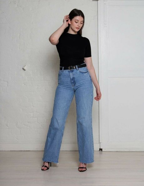 Ellie Weston kunst top archiv