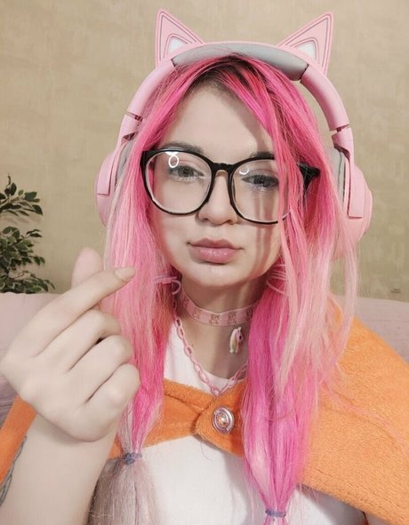 Anya Spy nacktheit top bild