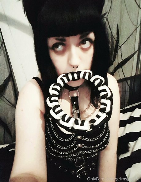 grimspectral nacktheit porno bild