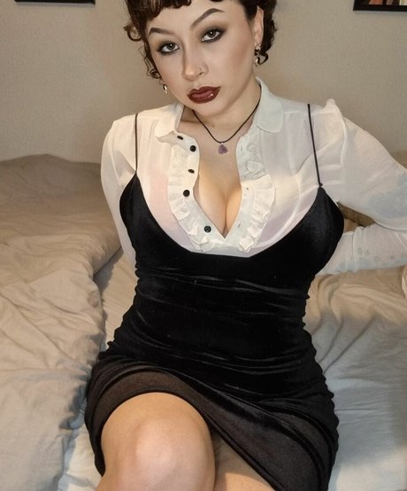 xalexaddams schauspielerin akt bild