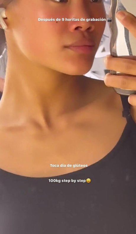 Nona Sobo model porno bild