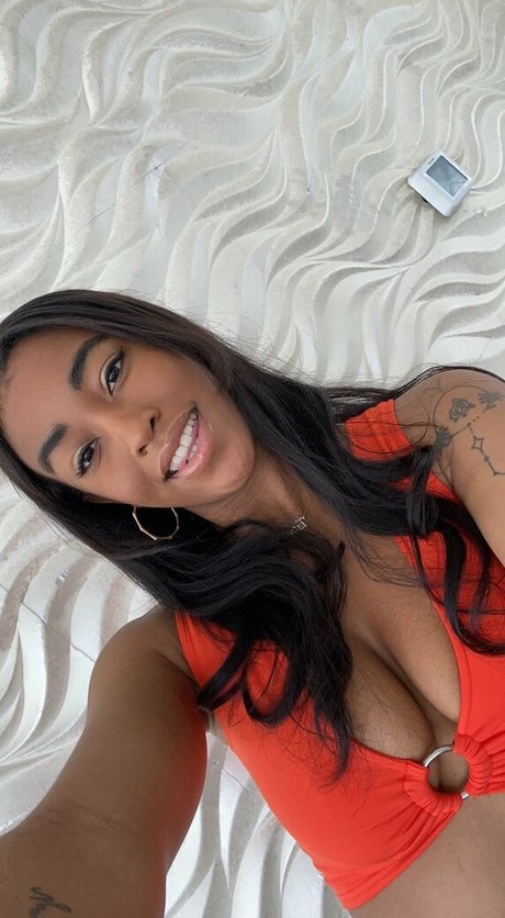 TatyMx nackte pornostar galerie