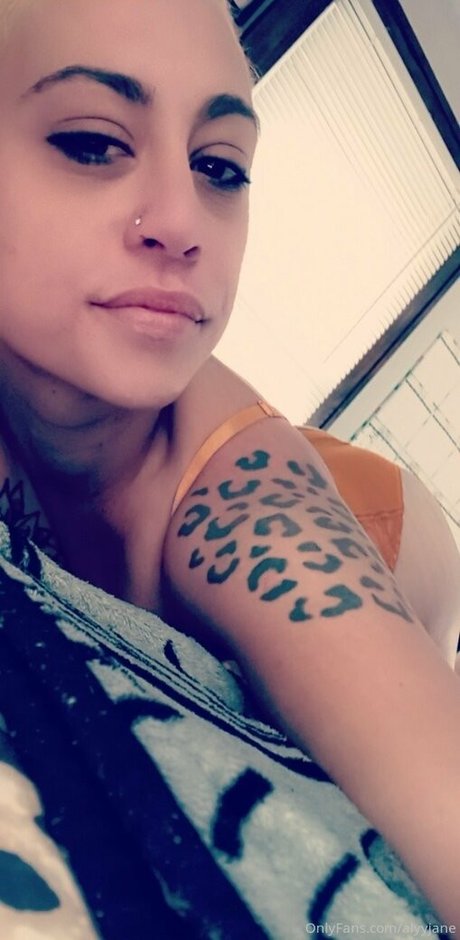 alyyjane schauspielerin heiße fotos