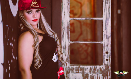 Carine Ivankio model top bilder