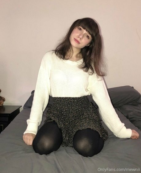 Mewnii nackt schöne fotos