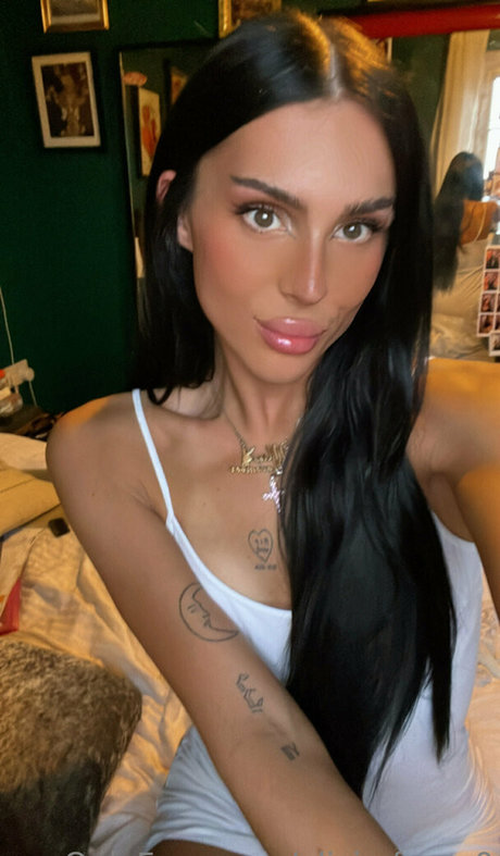 alicia freee0 schöne akt foto